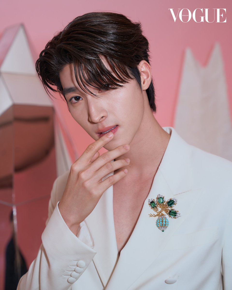Vogue Thailand tweet media