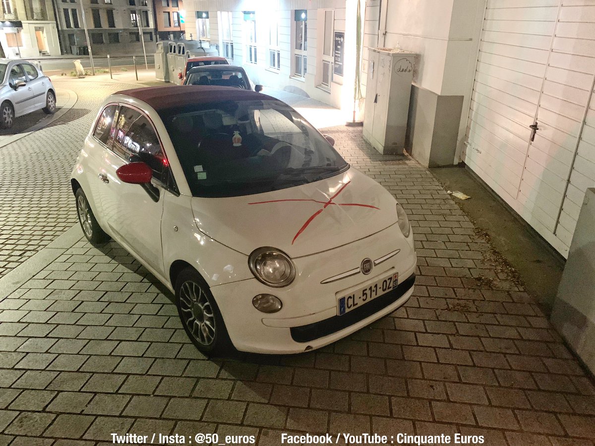 LuisGuimaresde1's tweet photo. Em França há um movimento cívico que pinta com "crayon" os carros estacionados nos passeios. Não estraga mas dá para o dono apanhar um valente susto. https://t.co/Q4U8yA6uJL