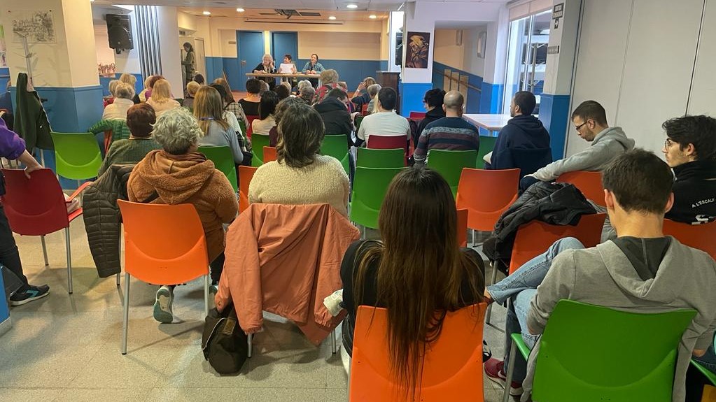 perevirgilicat's tweet photo. Demà, nova sessió de l'Escola de Salut Barceloneta!

▶️ "Recursos socials"
📅 Dimecres, 1/03
📍 Casal Cívic de la Barceloneta

Un espai per a gent gran que busca fomentar l’autonomia i els hàbits saludables 🏃‍♂️🥗

👉🏻https://t.co/K8C1h1dfKy https://t.co/eW7MykS3Yw