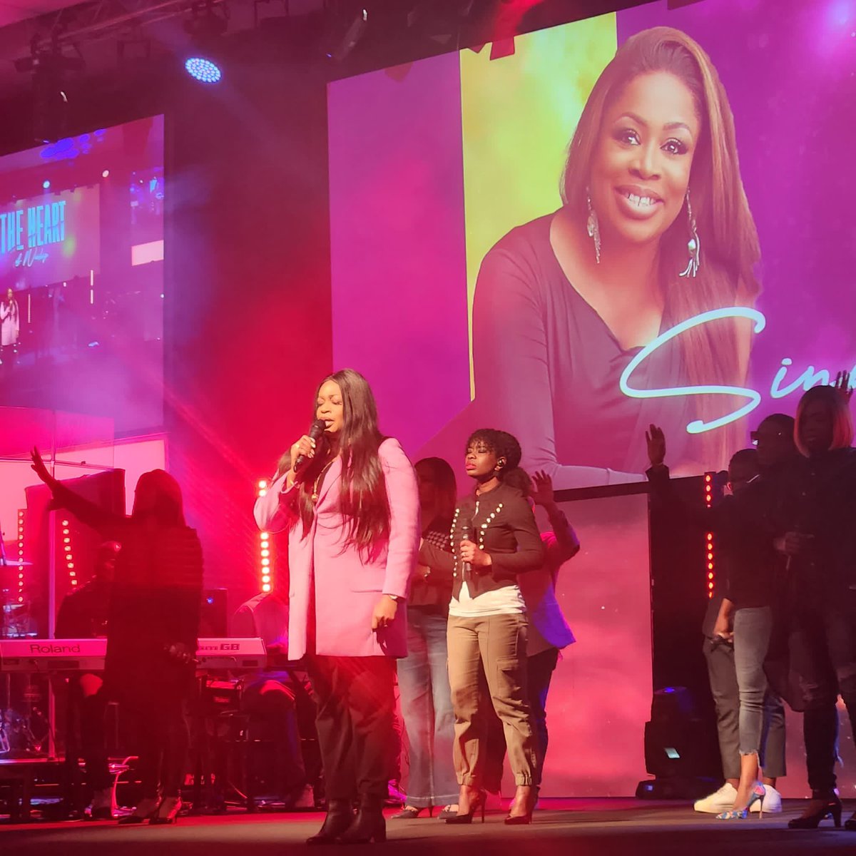 jesushouseuk's tweet photo. #AboutLastSunday with @sinach #AwesomeService https://t.co/IU7teV4vgE
