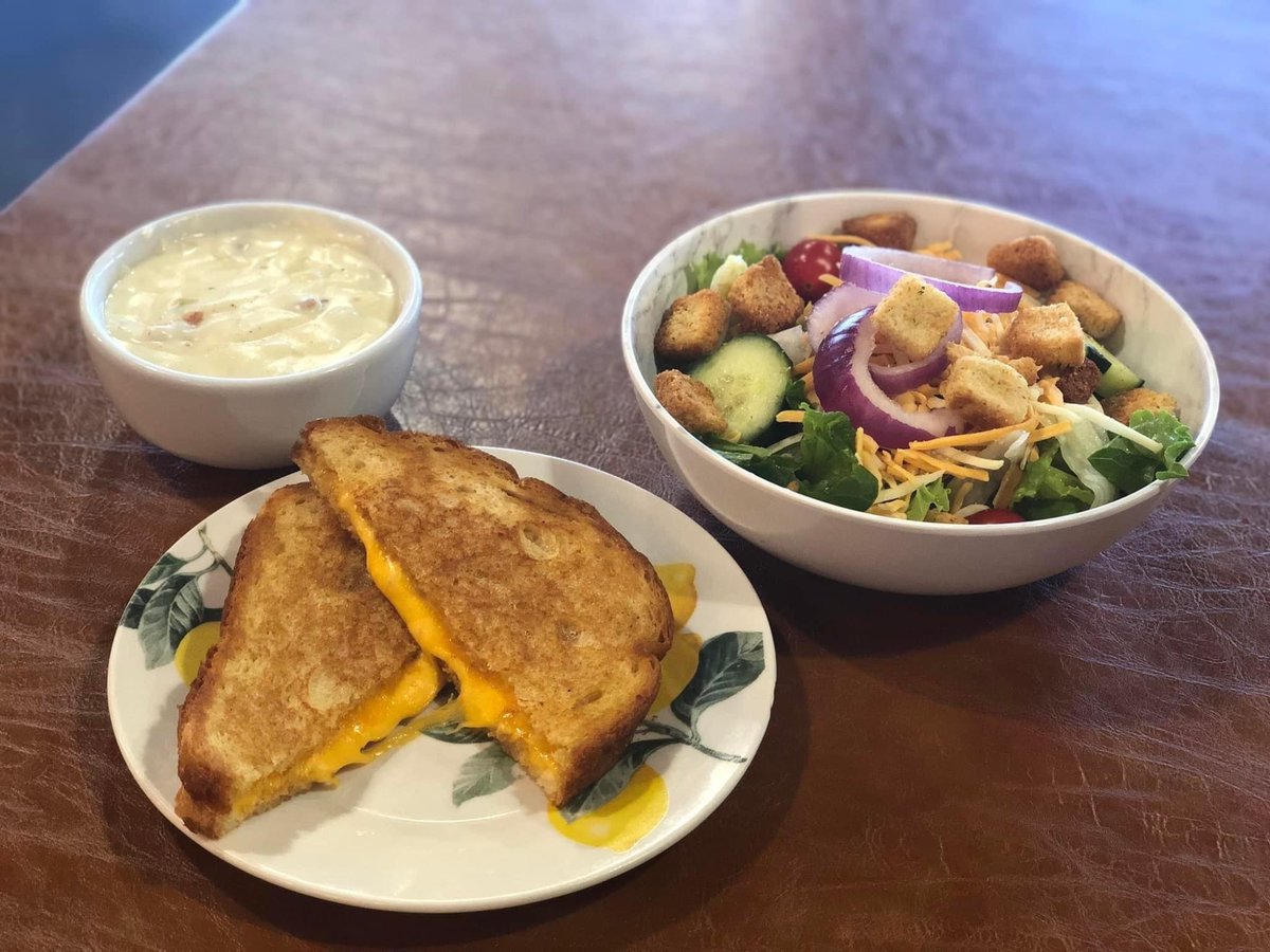 BrownHouseCafe1's tweet photo. Daily Specials! Tuesday:  Grilled Cheese with Soup or Salad Hurry down! 🏃🏃🏃 https://t.co/JsVquCRPyh