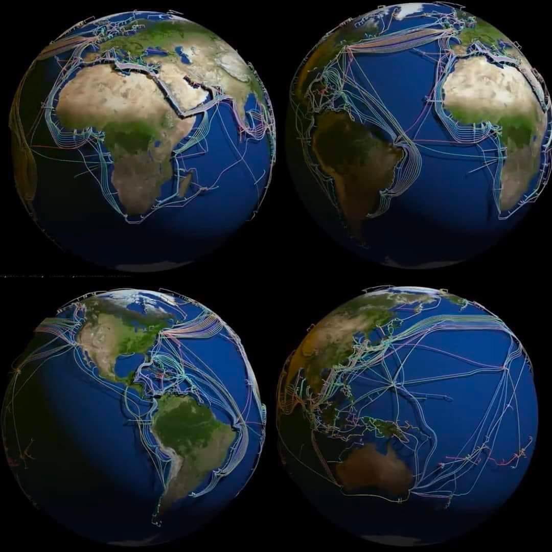 Quinteroy01's tweet photo. Lo que hace que el mundo esté conectado por fibra, una locura🤔 https://t.co/e2Y2tTJypn