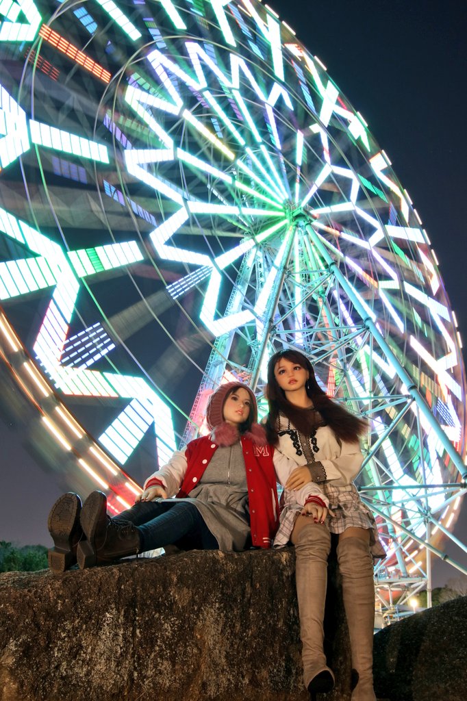 m30401122's tweet image. 前回はスマホ。
これはTOKINA11-24広角f2.8
美玲＆アユカ
 #オリエント工業  #LEVELD