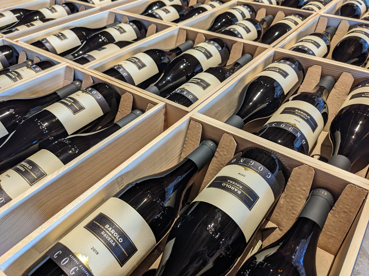 We have started the packaging of the new vintages!

A crucial step characterized by a particular attention to details 🍷

#elviocogno #newvintages