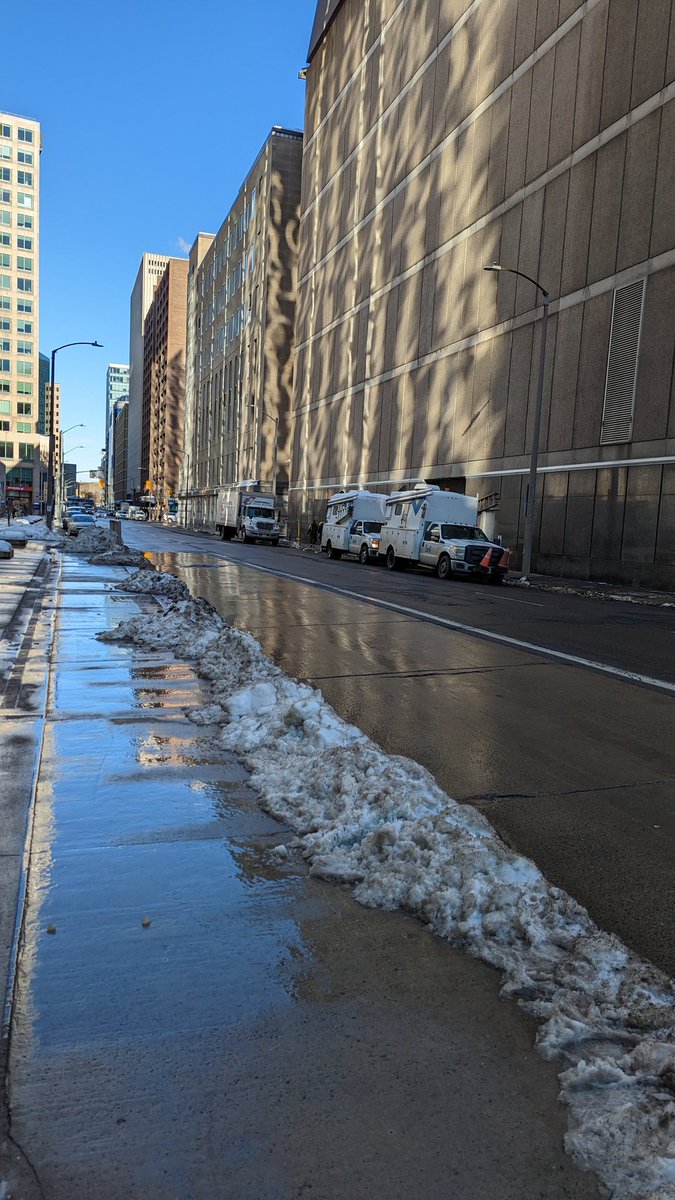 AdvCakStudios's tweet photo. Little bits of photography taken with my google pixel 6 pro.

#smartphone #amateurphotography #photography #snowstorm #ice #reflections #shiny https://t.co/1cs2vaWXlK