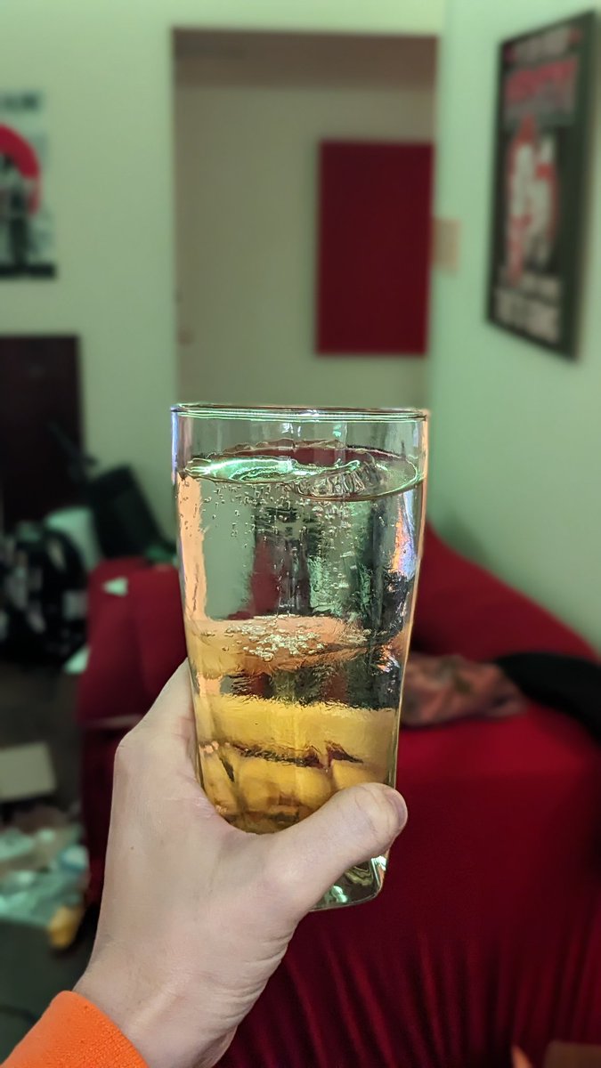 AdvCakStudios's tweet photo. Little bits of photography taken with my google pixel 6 pro.

#smartphone #amateurphotography #photography #snowstorm #ice #reflections #shiny https://t.co/1cs2vaWXlK
