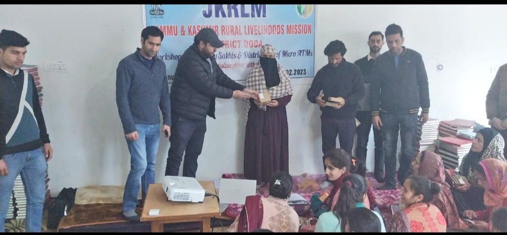 JK_NRLM's tweet photo. Enhancing Financial inclusion &amp; encouraging Digital Transactions among SHG network:Workshop for Digipay Sakhis of JKRLM was today organised by the Mission in coordination with CSC Team Doda wherein SHG Members were apprised about AePS,Digital Seva Portal &amp;operation of Micro ATMs. https://t.co/xa1nG93pxA
