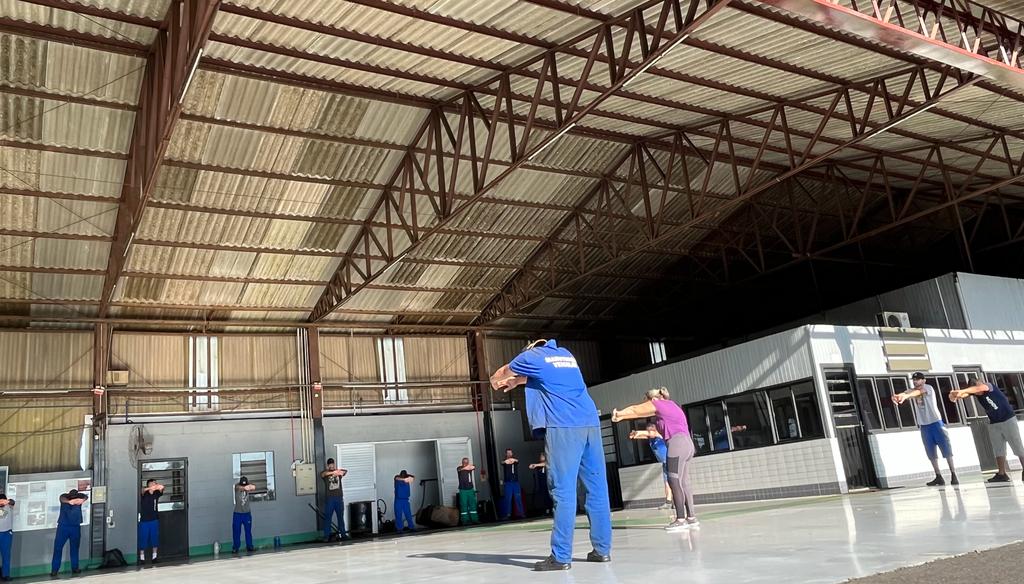 SOGIL_Oficial's tweet photo. #QualidadeDeVida 🏃😁🏃‍♀️

Exercícios físicos no local de trabalho? Temos! A ginástica laboral faz parte da #rotinaSOGIL e traz muitos benefícios para a #saúde e o bem-estar dos colaboradores. https://t.co/iRUotxmWzL