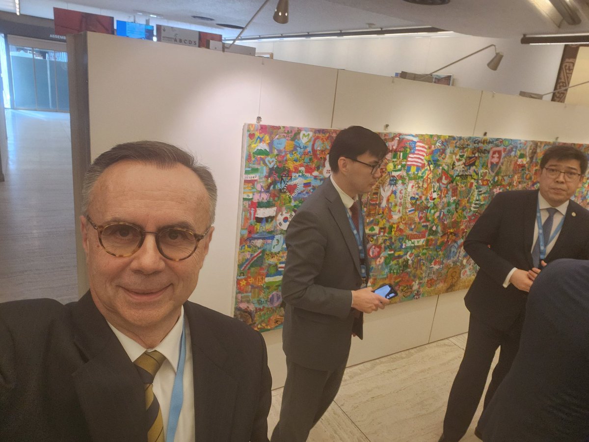 MarkoticGordan's tweet image. Many thanks to the 🇰🇿 #KazakhstanPermanentMission and #UNOG for inauguration ceremony of the #ExhibitionWorldPainting. More than 2000 people from all over the globe participated with the aim to reafirm #UniversalValues. Pleased to contribute on behalf of 🇭🇷.