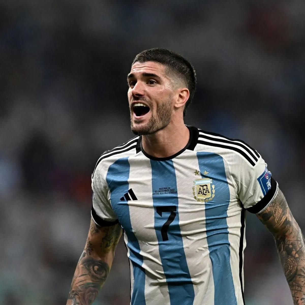 giraltpablo's tweet photo. Rodrigo De Paul: "Que me perdonen todos pero creo que fuimos la mejor selección que tuvo este país. No lo digo desde el ego pero como equipo le ganamos al último campeón de América, al último campeón de Europa y al último campeón del mundo"

¿Coinciden? https://t.co/WbCC2WC2lX