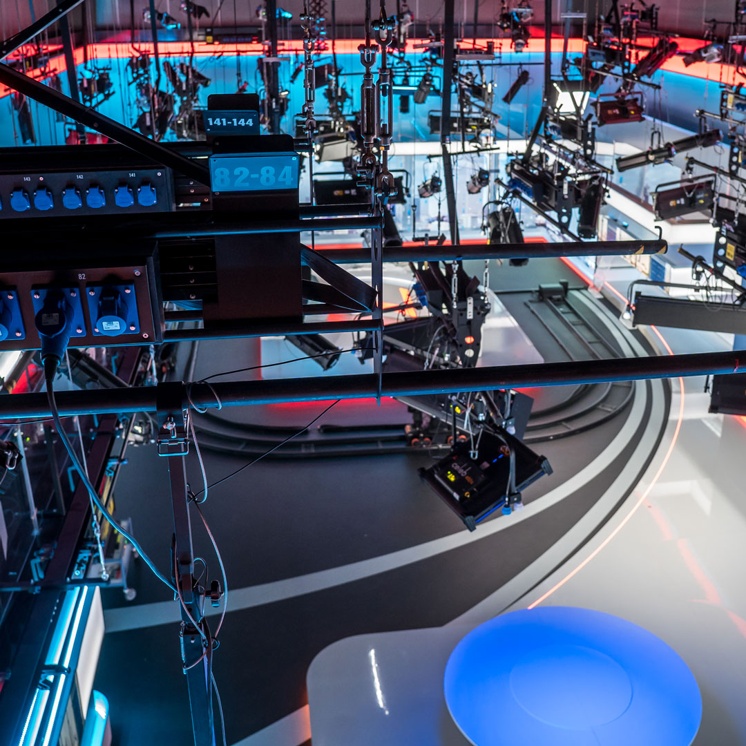 solidstatelogic's tweet image. Polish media company and broadcaster Telewizja Polsat upgrades its two main new studios with a pair of SSL System T consoles.

“Choosing SSL’s System T  was the best solution for building a Dante network in the facility.&quot;

bit.ly/3xYRHLu

#SSL #SolidStateLogic #SystemT