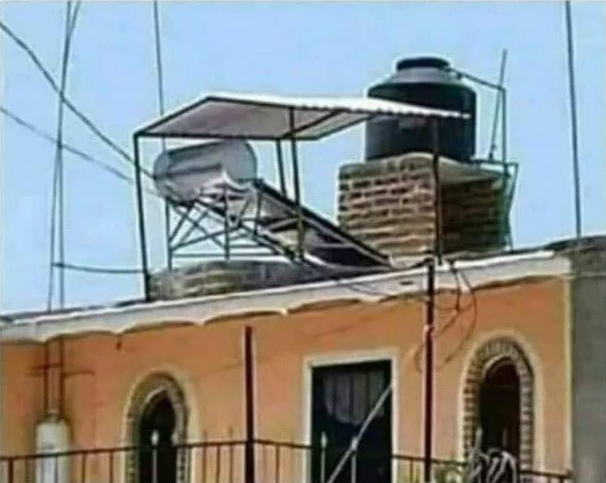 hvgoenka's tweet photo. Protecting solar panels from the sun 😱. Can anyone explain? https://t.co/GMuGfpfW6z