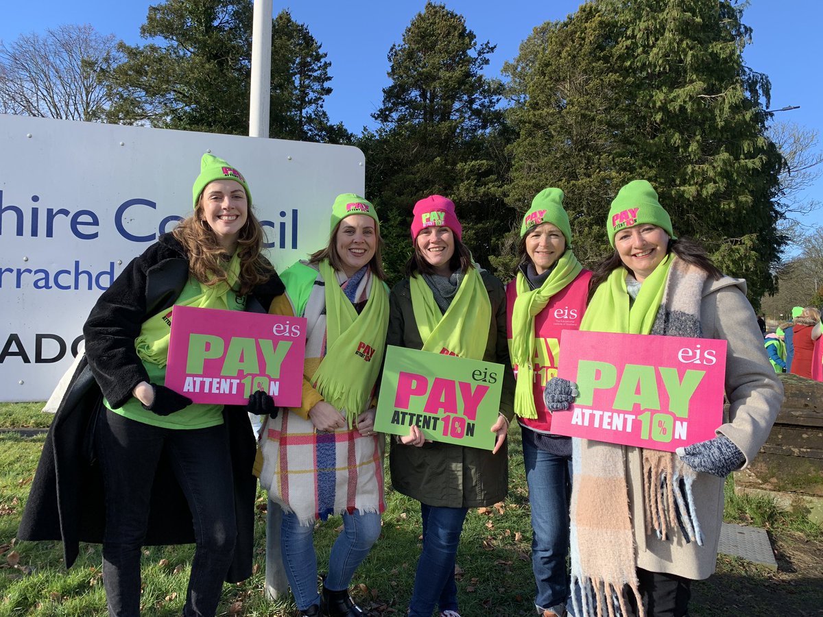 MrsKDuffy's tweet photo. St Patrick’s PS, Auchinleck, supporting today’s rally at EA Council HQ, calling for a fair pay offer and an end to this dispute! Great camaraderie with colleagues and strong support from from the public!Toot Toot!! #Solidarity #PayAttention @EastAyrshireEIS @EISUnion https://t.co/ql7xxewKjc