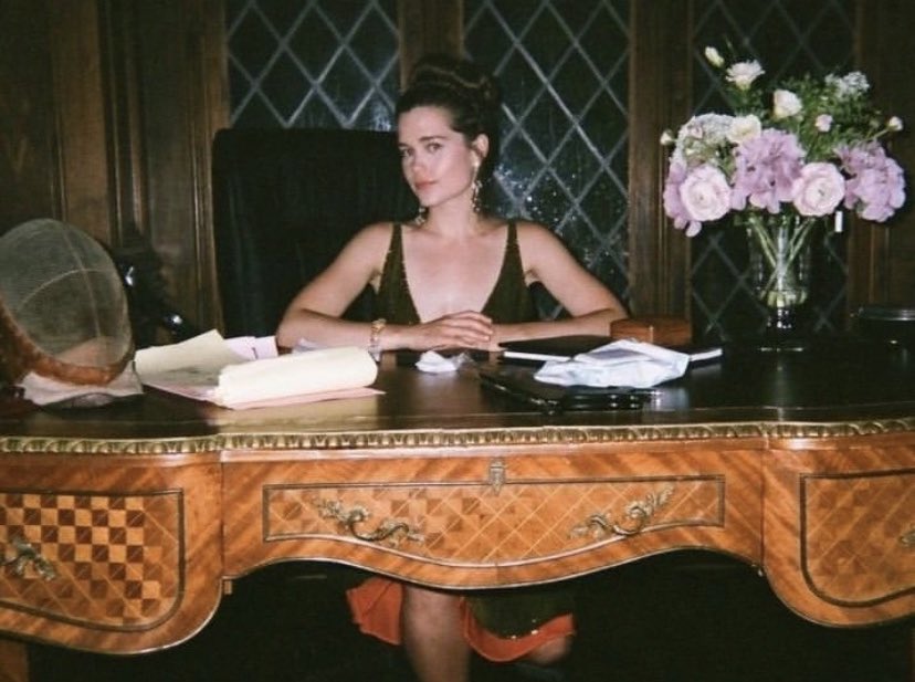 fksavedme's tweet photo. just another day of juliette trying to do paperwork 🫡 #SaveFirstKill #FirstKill https://t.co/H8dlXwzmHR