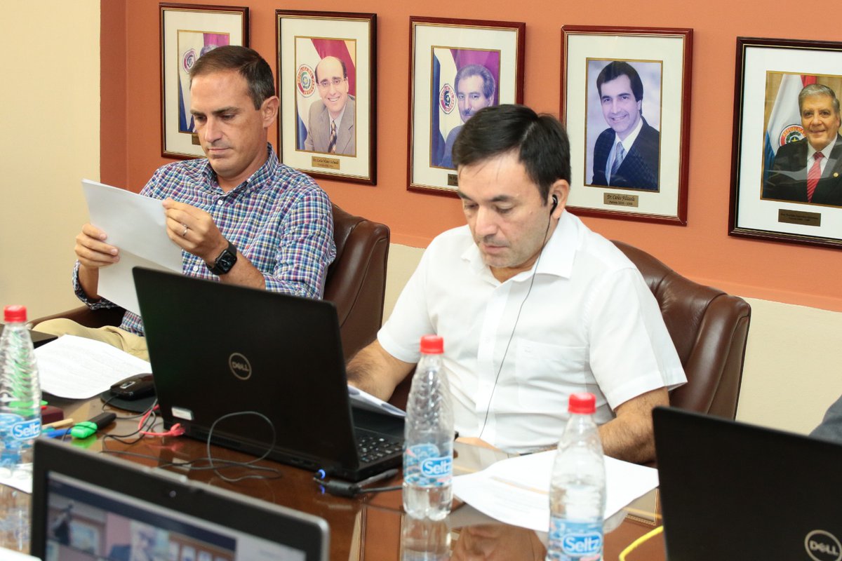 SenadoresPy's tweet photo. Se reúne la mesa directiva de la Cámara Alta, encabezada por la senadora @SenaHermelinda, vicepresidenta segunda, para elaborar el orden del día de la primera sesión ordinaria del año.

@desimasi2
@jorgequerey
@srasmusseng
@EnriqueRieraE

📍Sala de reuniones de la Presidencia. https://t.co/FKDhvUworH
