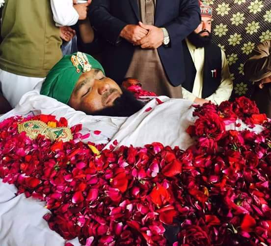 نام: ملک محمد ممتاز حسین قادری
شہادت: 29فروری 2016
وجہ شہرت: غازی، شہیدِ ناموسِ رسالتﷺ
شَیخِ کامل: الشیخ محمد الیاس عطّار قادری اطال اللّہ عمرہ
سورہ فاتحہ واخلاص اول آخر درود شریف پڑھ کر ایصال ثواب کر لیں۔ 
#IAmMumtazQadri
#لےگیابازی_ممتازقادری
#Dawateislami