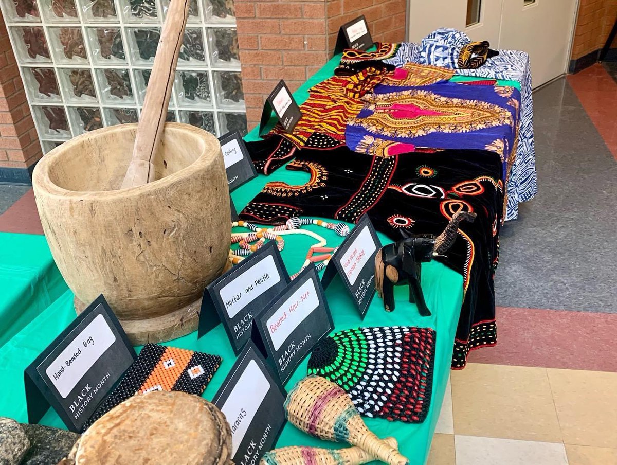 mcintyre7_12lit's tweet photo. As part of our BHM celebrations, #DiverseVoices provided samples of African &amp; Carribean foods generously prepared by our Ss, authentic recipes were kindly shared from families, &amp; Ss spent the morning cooking a range of dishes to share w their @HTCSSFalcons Family. @CDSBEO 💚💛 https://t.co/YXb3g5ckbK