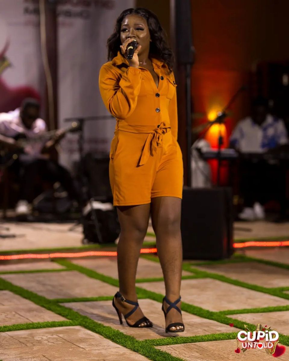CupidUntold's tweet photo. Sensational songstress @leenaofficialgh mesmerized the audience with her voice. ❤️😍

It was a night of love, poetry, music &amp; rap with your favourite people. 

😍💘🥳🎷🎸🎙️🎼 

#CupidUntold 
#CupidUntold4
#happyvalentinesday❤️ 
#Takoradi https://t.co/POOXi2KGZH