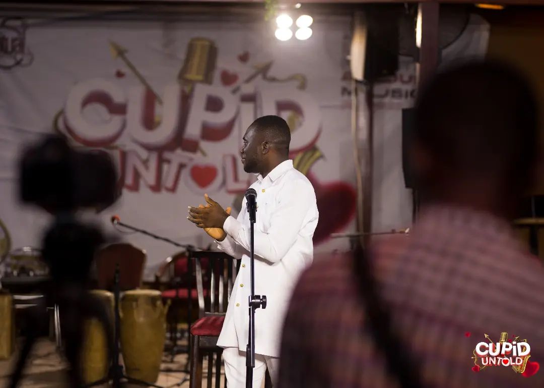 CupidUntold's tweet photo. Mutli talented Spoken Word artiste @moboahene opened the performances for the night with some amazing pieces.

It was a night of love, poetry, music &amp; rap with your favourite people. 

😍💘🥳🎷🎸🎙️🎼 

#CupidUntold 
#CupidUntold4
#happyvalentinesday❤️ 
#Takoradi https://t.co/tHiU6XqgvX