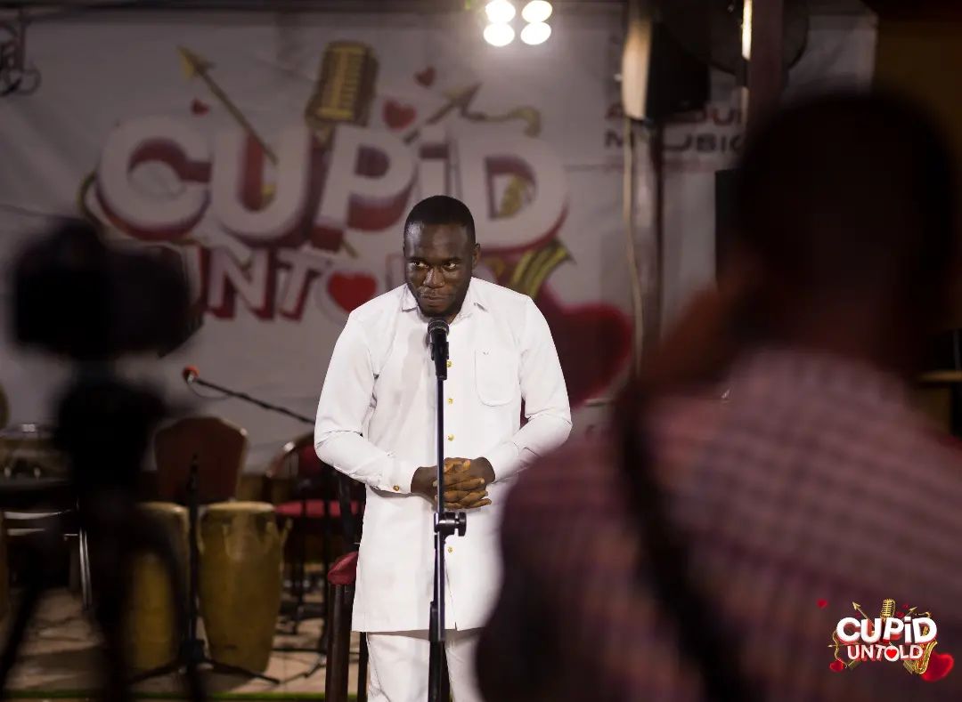 CupidUntold's tweet photo. Mutli talented Spoken Word artiste @moboahene opened the performances for the night with some amazing pieces.

It was a night of love, poetry, music &amp; rap with your favourite people. 

😍💘🥳🎷🎸🎙️🎼 

#CupidUntold 
#CupidUntold4
#happyvalentinesday❤️ 
#Takoradi https://t.co/tHiU6XqgvX