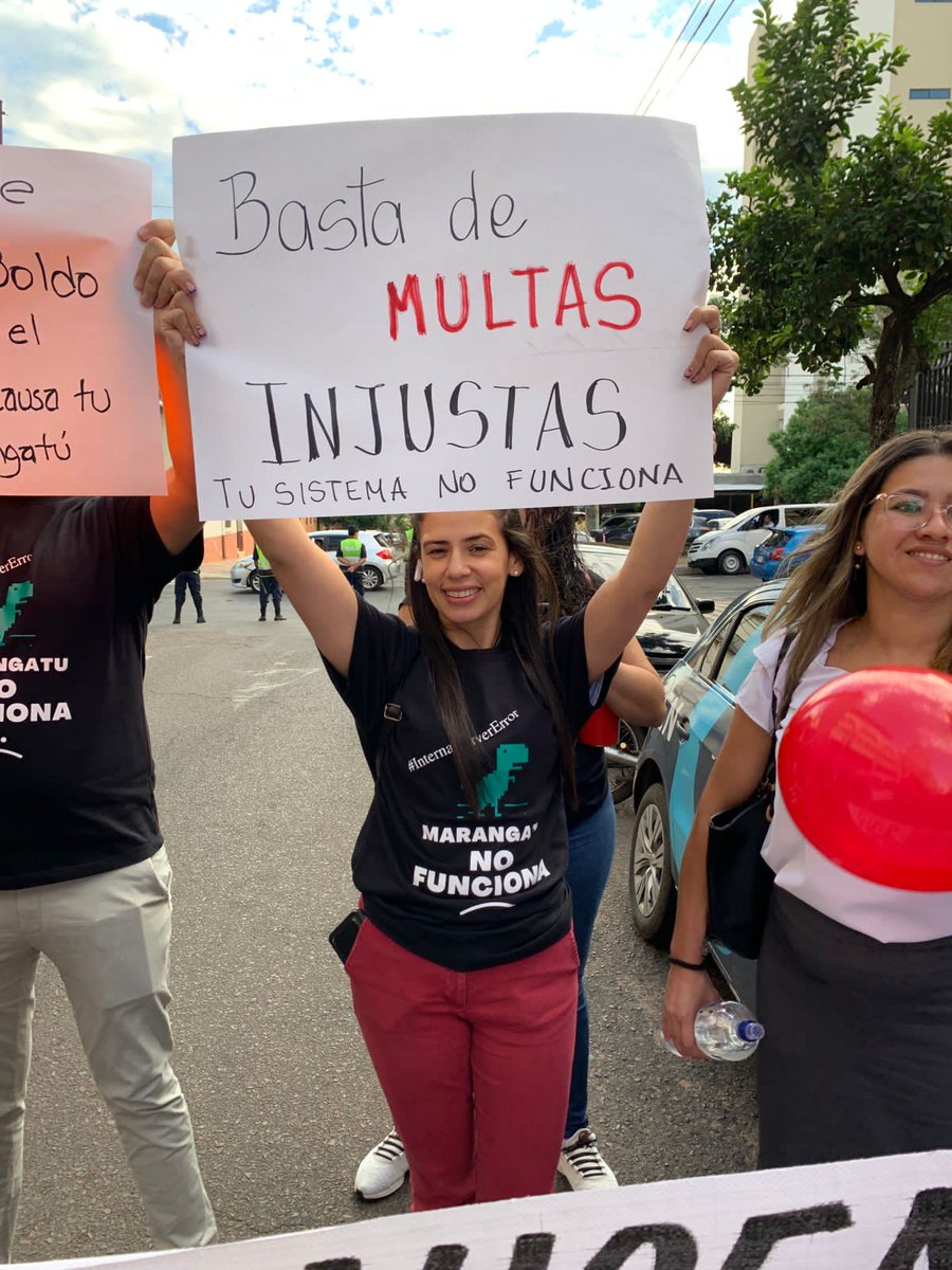 paosanabria87's tweet photo. #MarchaContadoresPy https://t.co/yD85NQidJU