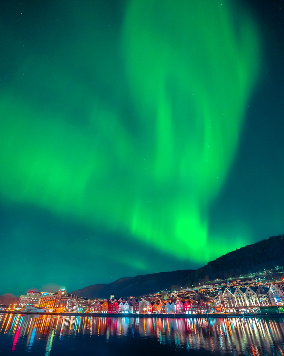 We do not often get to see the northern lights in Bergen. But yesterday we did! 🤩