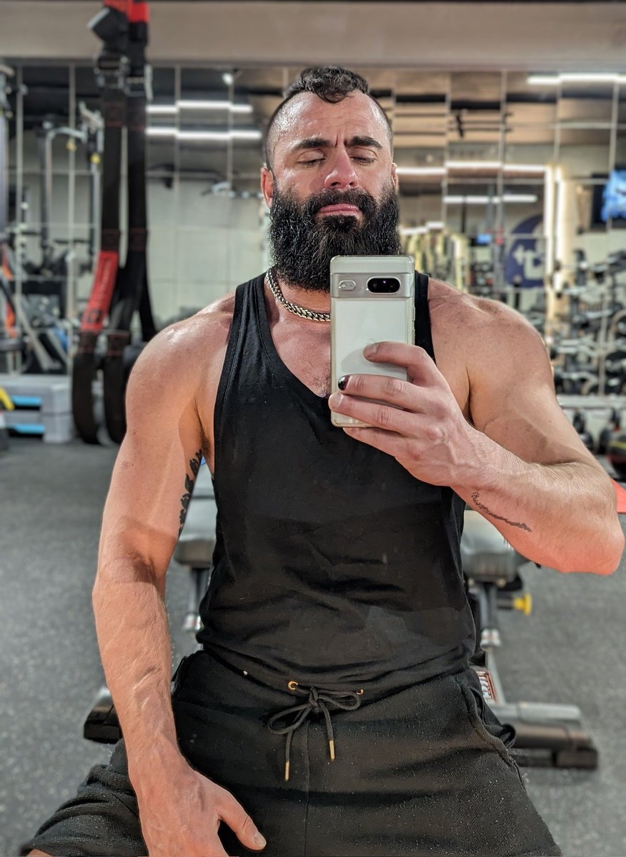BeardedMasterX's tweet photo. Trained, pumped & ready to make your boyfriend jealous ππ
#beardedmaster #musclestuds
@ListOfMasters @rtfordoms @MASTER_UPDATES @RtFindom15 @rt4dom @certifiedalphas @twinkboy26 @rt_slave_ma @findominfluence @PromoRTpig @BestFootMasters https://t.co/gOsiUKvW2a