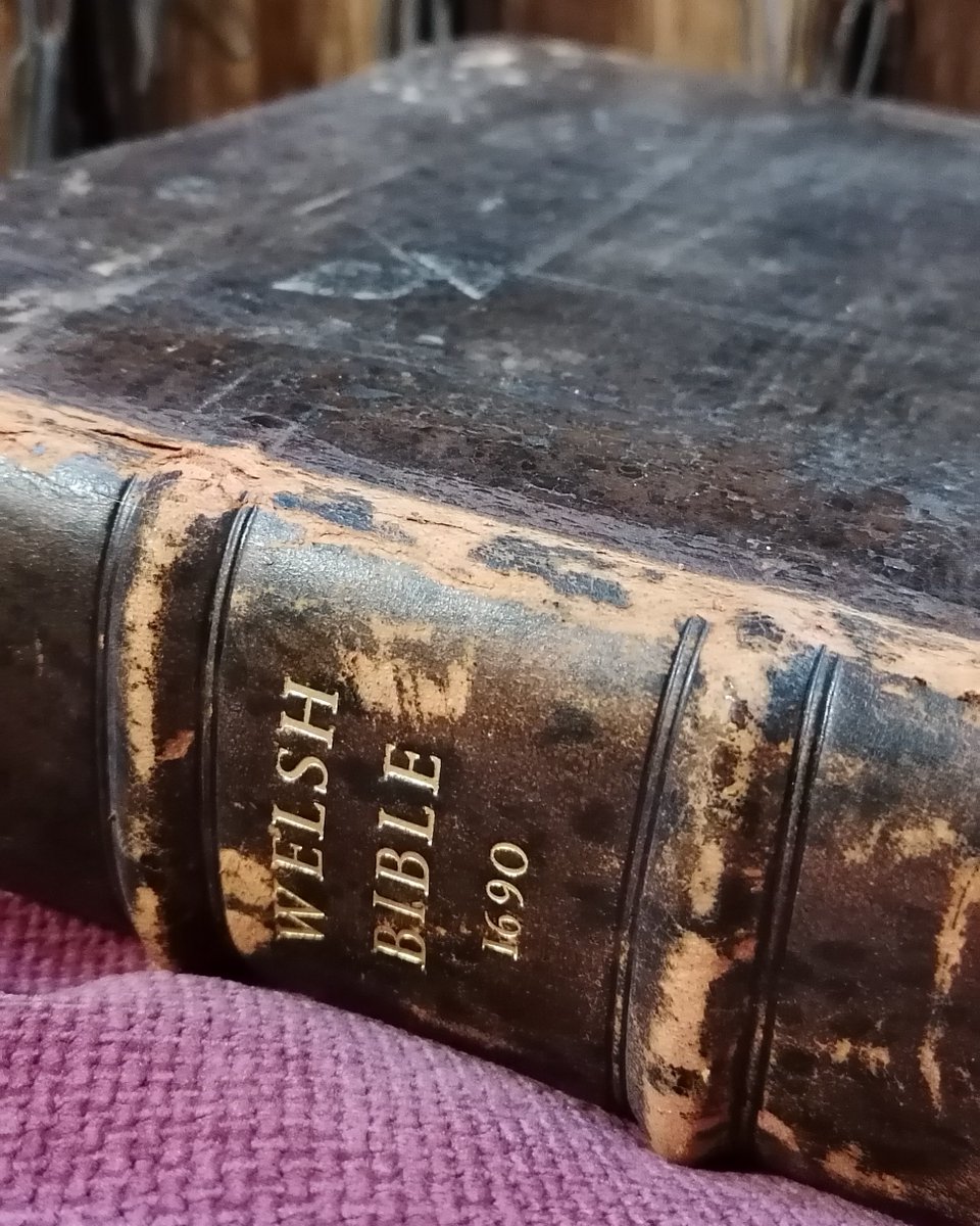 HFDCathedral's tweet photo. ST DAVID'S DAY
Our contribution to #RandomActsofWelshness celebrating #StDavidsDay is this splendid Welsh Bible from the #ChainedLibrary, printed in Oxford in 1690 and described as containing some of the most important writings of the Renaissance in Wales.
Happy St David's Day! https://t.co/viSr4XLSOh