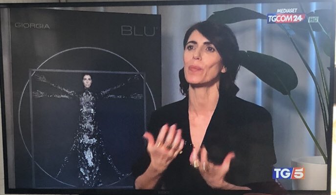 papasalvo4's tweet photo. #Blu1 di @Giorgia sul @tg5med comincia a piacere! E tanto!! https://t.co/vIOtVXCO0t
