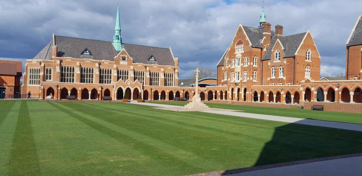 Amazing change in 14 days!Pattern starting to look sharp and spring colour kicked in. Sunshine definitely helping the cause. Happy days 😃 <a href="/StJohnsSurrey/">St John's School, Leatherhead</a> <a href="/GavinJonesLtd/">Gavin Jones Ltd</a> <a href="/nurturegroup_uk/">The Nurture Landscapes Group</a>