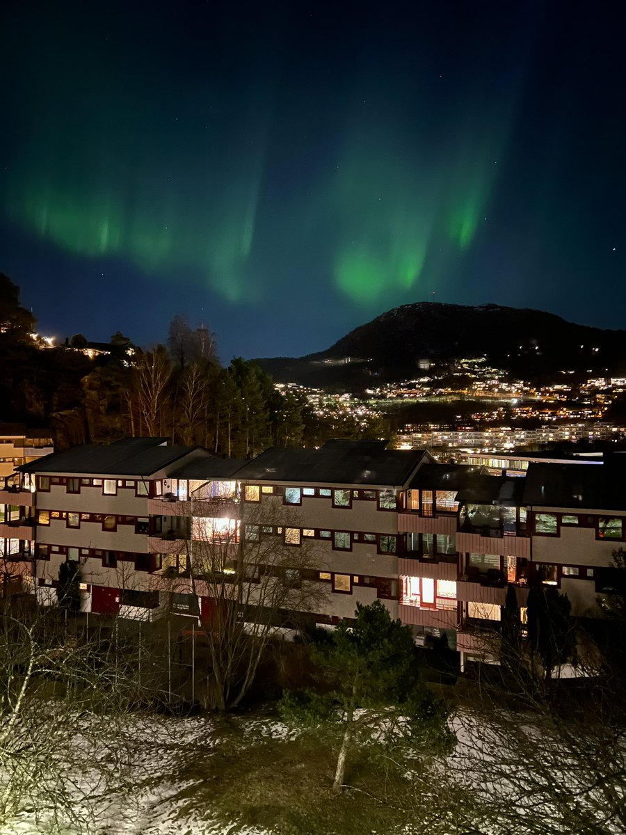 AndreasBjorne's tweet photo. @Meteorologene Bergen i går kveld https://t.co/nOwkftOoV7