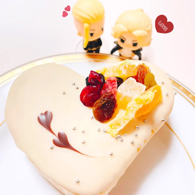 くたくたで帰ってきたらポストになこさんからのしあわせが入っててちょっと復活晩ごはんのドーナツ食べながら読みます 