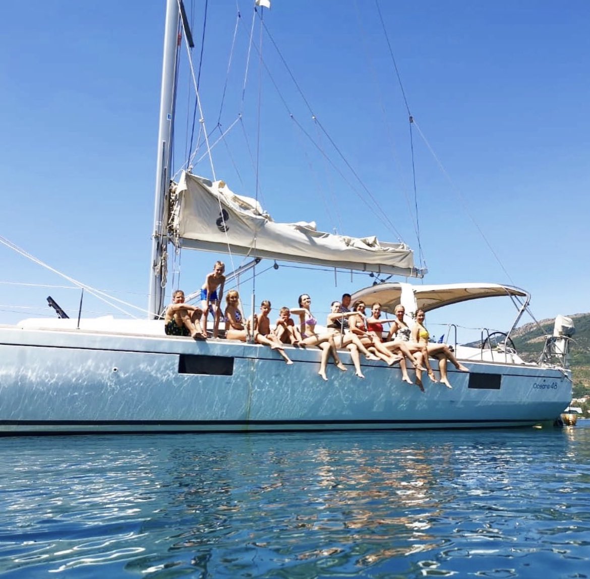 Отдых на яхте считается одним из самых лучших, поскольку вода успокаивает человека и позволяет прекрасно расслабиться. Заказать прогулки на яхте в #Черногории #Montenegro #морскиепрогулки #яхта #море  #яхтавчерногории #арендаяхты #отдыхнаморе #прогулканаяхте Tel +38263228926