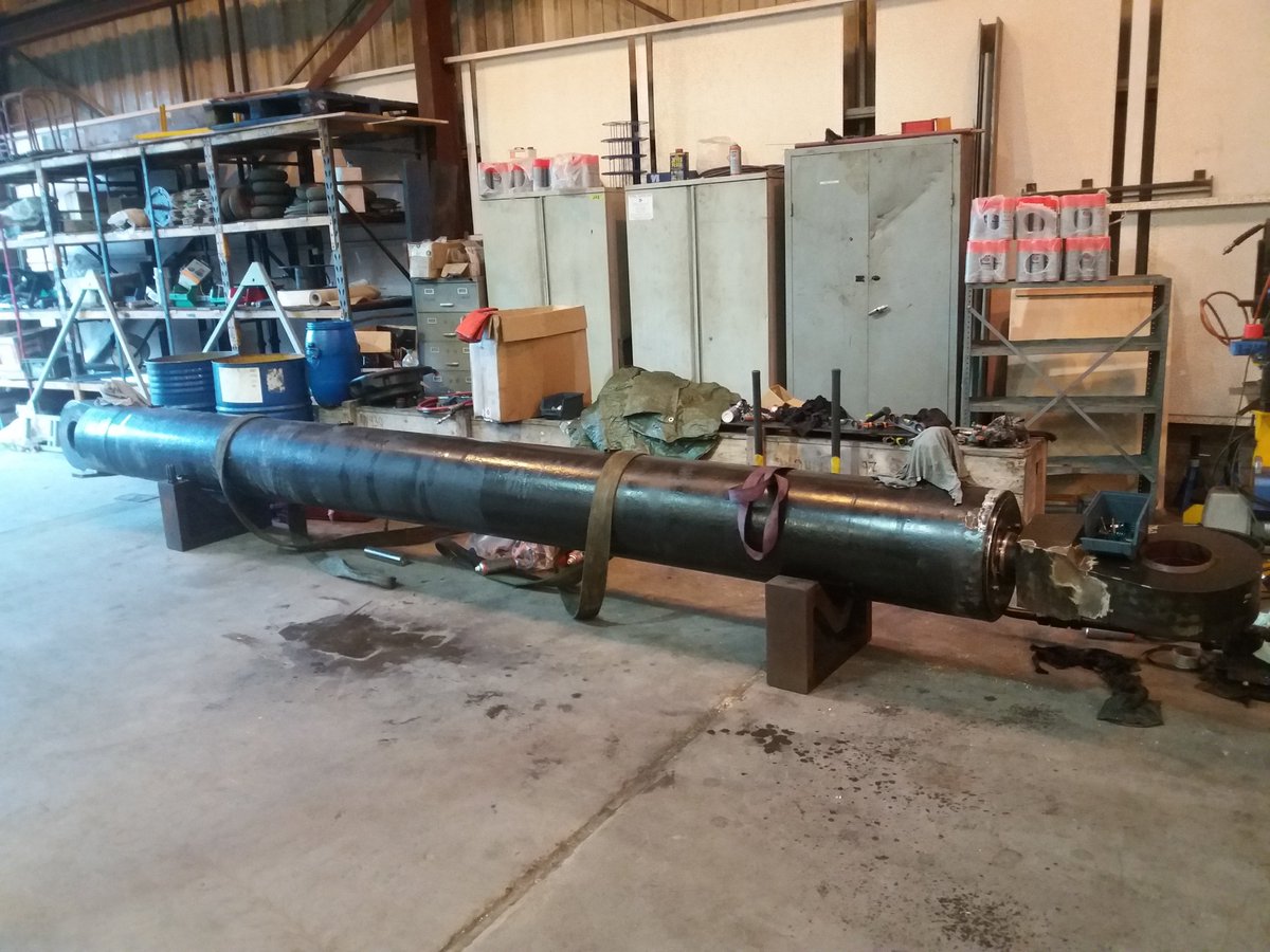 Deltaphydraulic's tweet photo. Replacement process of a new hydraulic cylinder from experienced team.

#hydraulic #piston #cylinder #workshop #pump #motor #Engineering #ireland #carlow #powerpack #hydraulicunit #support #design #project #trade #business #hydraulictraining #repair #fix #Services https://t.co/6HGVR0BvyW