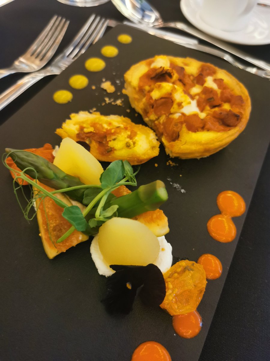 TSCJen's tweet photo. Having a great time at #fishnchipawards best of luck to all the finalists! Thank you to @UK_NSC for inviting me! @CanteenTweets https://t.co/2TSloVJSWh