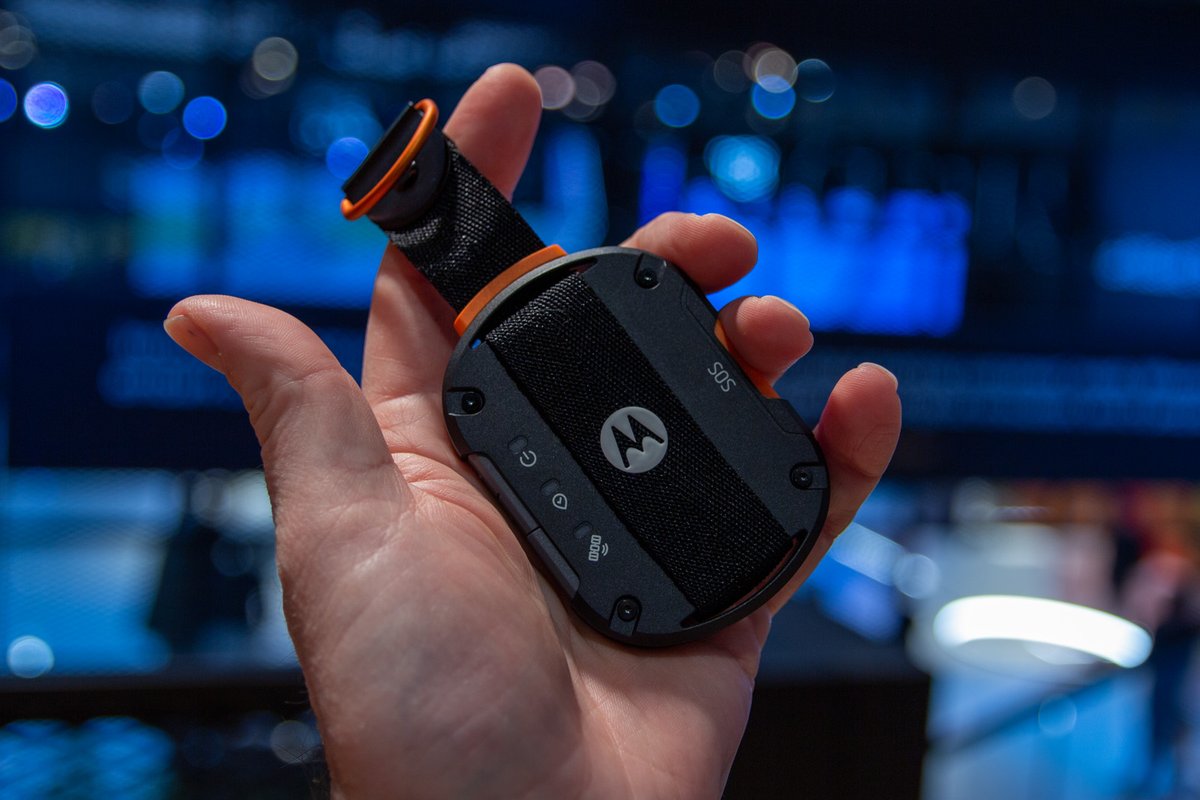 Definitely one of my favourite launches of MWC - the Motorola Defy Satellite Link, powered by MediaTek's MT6825 companion chip. pocket-lint.com/motorola-defy-…