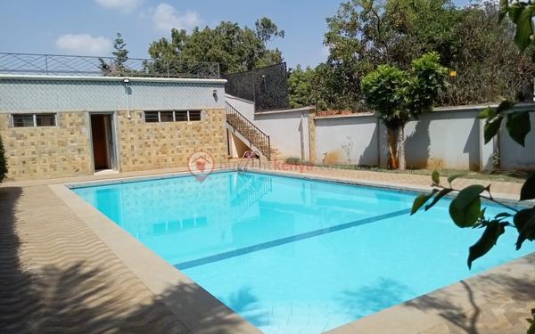 @chinasquareWESTLANDS-Aldama ravine 4 Bedroom Town Villa for Rent
-All Bedrooms are ensuite
-DSQ
-Spacious sitting with separate dining area
-Spacious kitchen with pantry 
-Swimming pool
-Backup generator
-NCC and Borehole water
-With a pool

Rent 230k
Call Miriam on 0700486927