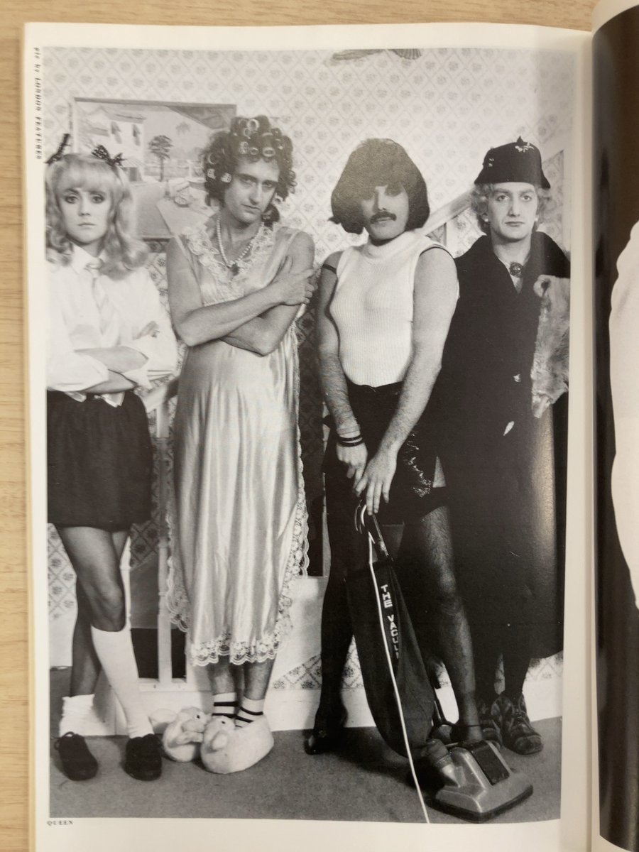 1984年のクイーン 「I Want Break Free」のPVの写真 ロジャーの美少女っぷり😆 #Queen