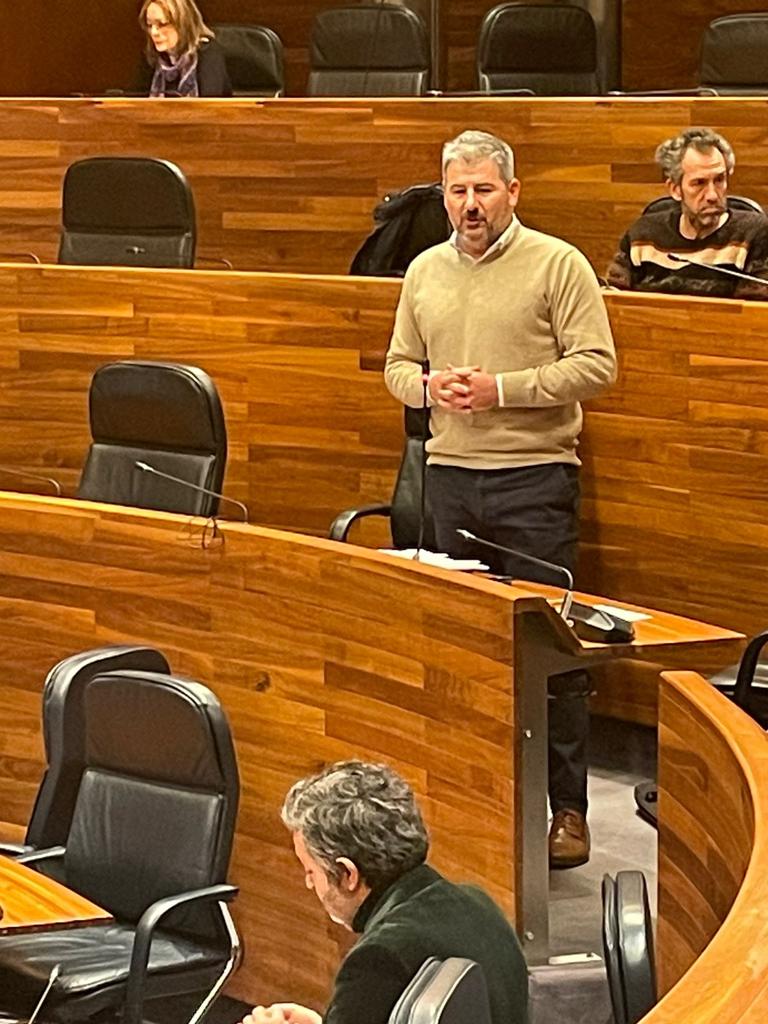 🔴¡El Gobierno vuelve a incumplir los acuerdos con el <a href="/GPCsAsturias/">Grupo Parlamentario Ciudadanos Asturias</a>!

🍊<a href="/SergioGarciagr/">Sergio García</a> afeaba al consejero de Medio Rural que no hayan puesto en marcha las ayudas para el Transporte. 

👉135.000 euros para sacar los carnets profesionales y favorecer el relevo generacional.

🧵