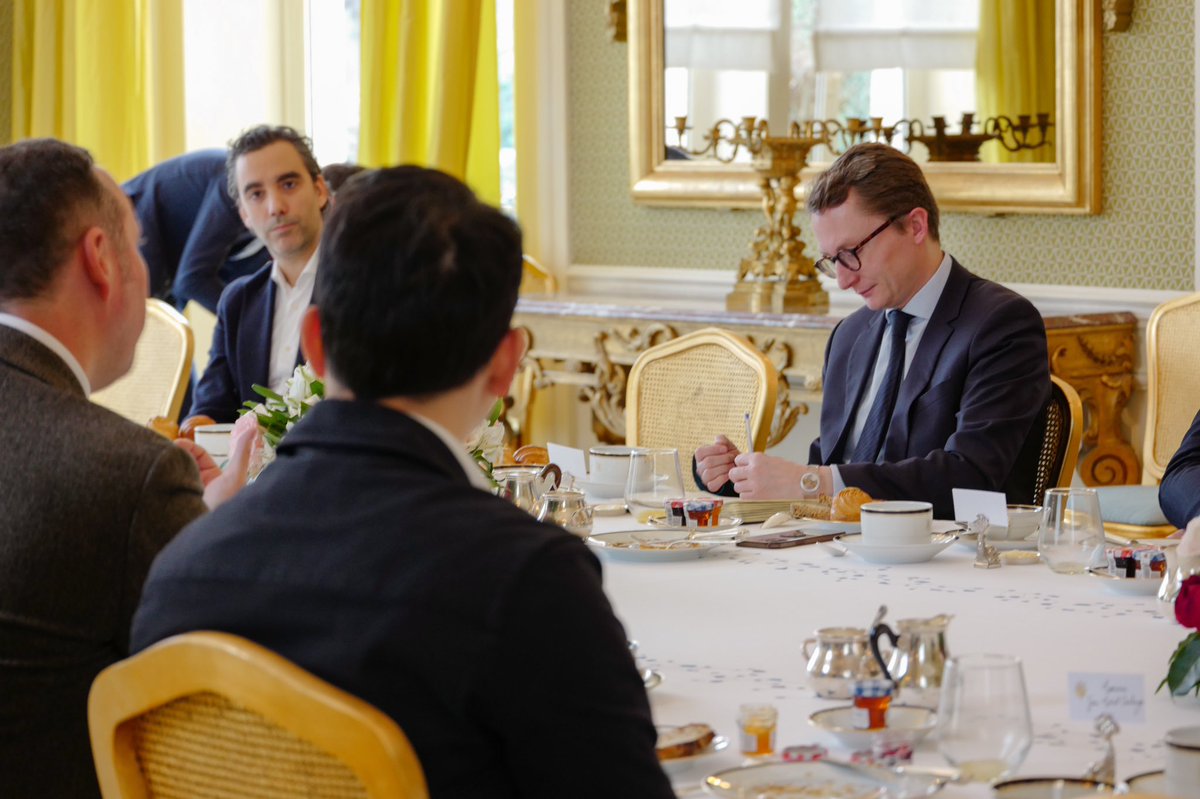 🗣️🤝 Rencontre ce matin avec des entrepreneurs français vivant au Royaume-Uni, pour une réunion de travail sur les dispositifs d’investissement britanniques qui fonctionnent et que nous pourrions mettre en place en France afin de soutenir nos jeunes start-ups et PMEs innovantes !