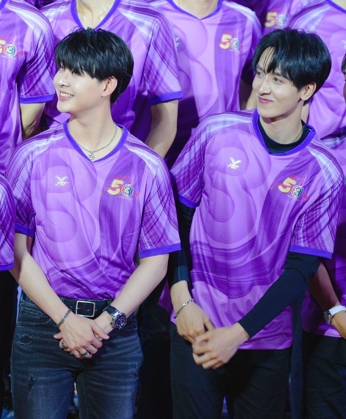 kongthappeakOFC's tweet photo. ที่ถ่ายรูปไม่มองกล้องเพราะคนที่อยากจ้องไม่ใช่กล้องแต่เป็นเธอ​ 💜⚽💪🏻✌🏻

พี่เซ้นต์​ น้องพีคที่งานแถลงข่าว "มหกรรมความบันเทิง Beloved Festival 53 ปี ดีต่อใจ"

#belovedfestival53ปีดีต่อใจ
#แถลงข่าวฟุตบอล53ปีช่อง3
#กองทัพพีค​ #kongthappeak
#Saint_sup​ #MingEr https://t.co/iME4rhKyzW