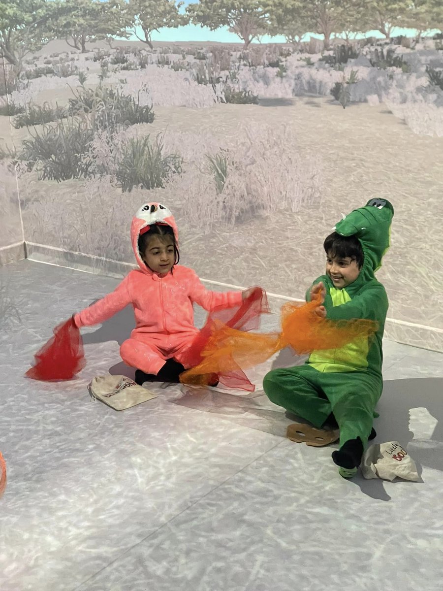 ImmersiveRLtd's tweet photo. With World Book Day coming up this Thursday, we’ve been using our immersive spaces to bring storytelling to life! 📖

The children loved making potions in the Harry Potter scene, as well as listening to the book ‘Giraffes can’t Dance’ in the Serengeti. 🦒

#vr #worldbookday https://t.co/jkITGEn1sO