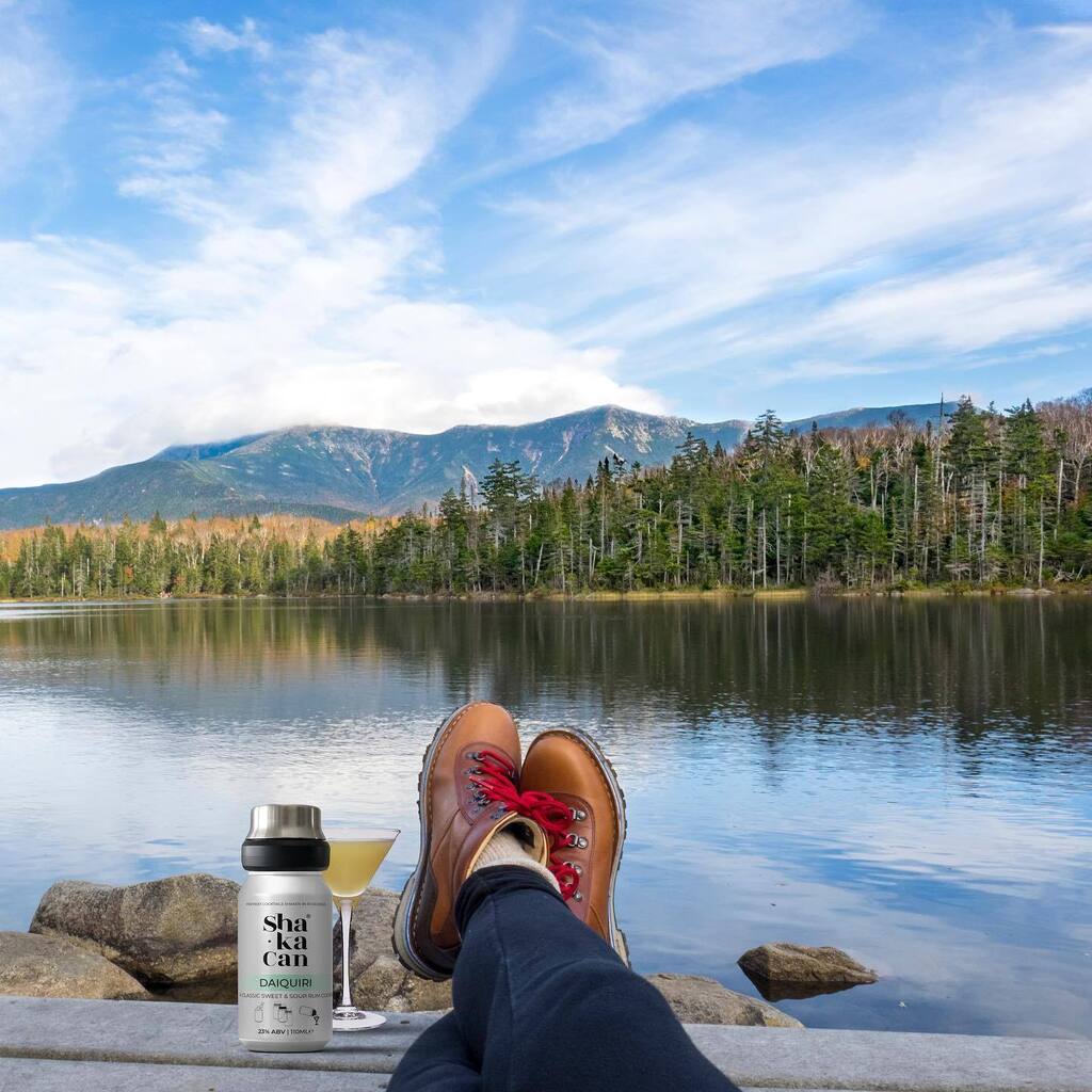 ShakaCanDrinks's tweet photo. Anyone else already dreaming of Spring and some outdoor sipping? https://t.co/F6ArhVOjtK https://t.co/Wbqq17TQIv