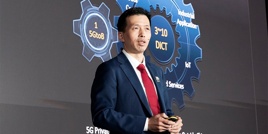 TelecomReviewME's tweet image. Peng Song, president of @Huawei&apos;s ICT Strategy &amp;amp; Marketing says, “The global user penetration rate of 5G first three years amounts to that of 4G in its first five years.” #5.5G #advanced5G #intelligentnetworks #MWC2023 

telecomreview.com/articles/telec…