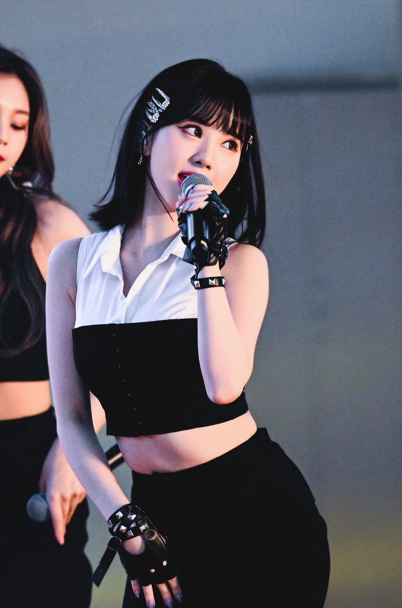 230228  건국대 입학식

#은하 #EUNHA
#비비지 #VIVIZ 

<a href="/VIVIZ_official/">VIVIZ</a>