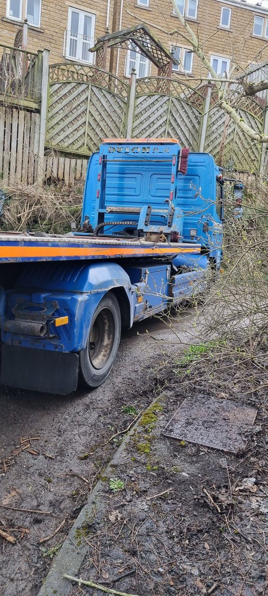 Calderdale Community Protection Team (@cmbc_cpt) on Twitter photo Team 4 from the Community Protection Team removing another unregistered vehicle from the highway
<a href="/Calderdale/">Calderdale Council</a>
<a href="/Suewarden306/">Sue Warden 306 love life and smile ❤</a>
<a href="/WKyle321/">WardenKyle321</a>
#safercalderdale
#saferroads Team 4 from the Community Protection Team removing another unregistered vehicle from the highway
<a href="/Calderdale/">Calderdale Council</a>
<a href="/Suewarden306/">Sue Warden 306 love life and smile ❤</a>
<a href="/WKyle321/">WardenKyle321</a>
#safercalderdale
#saferroads