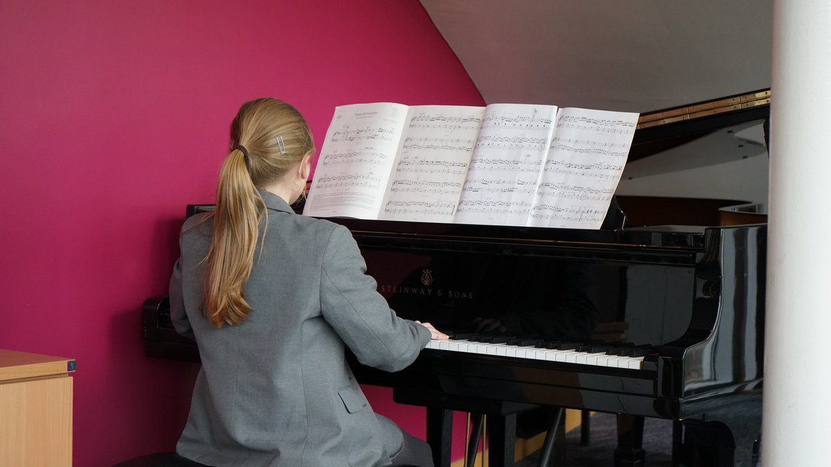 Lovely lunchtime concert today, featuring Lilly C in Year 7 who performed Martinez’s Tempo di Menuetto <a href="/Music_Grange/">Music | The Grange School</a> #schoolmusicians #schoolmusic