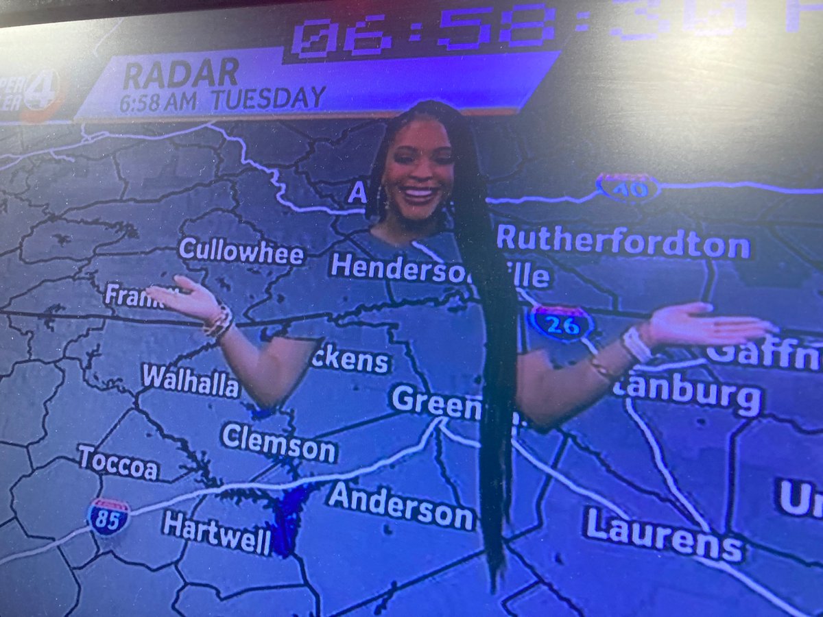 ParellaLewis's tweet photo. I clearly have a weakness when someone wears green. It’s time to make Destiny “disappear” at the green screen! #weatherfun https://t.co/osmHCO3GQv