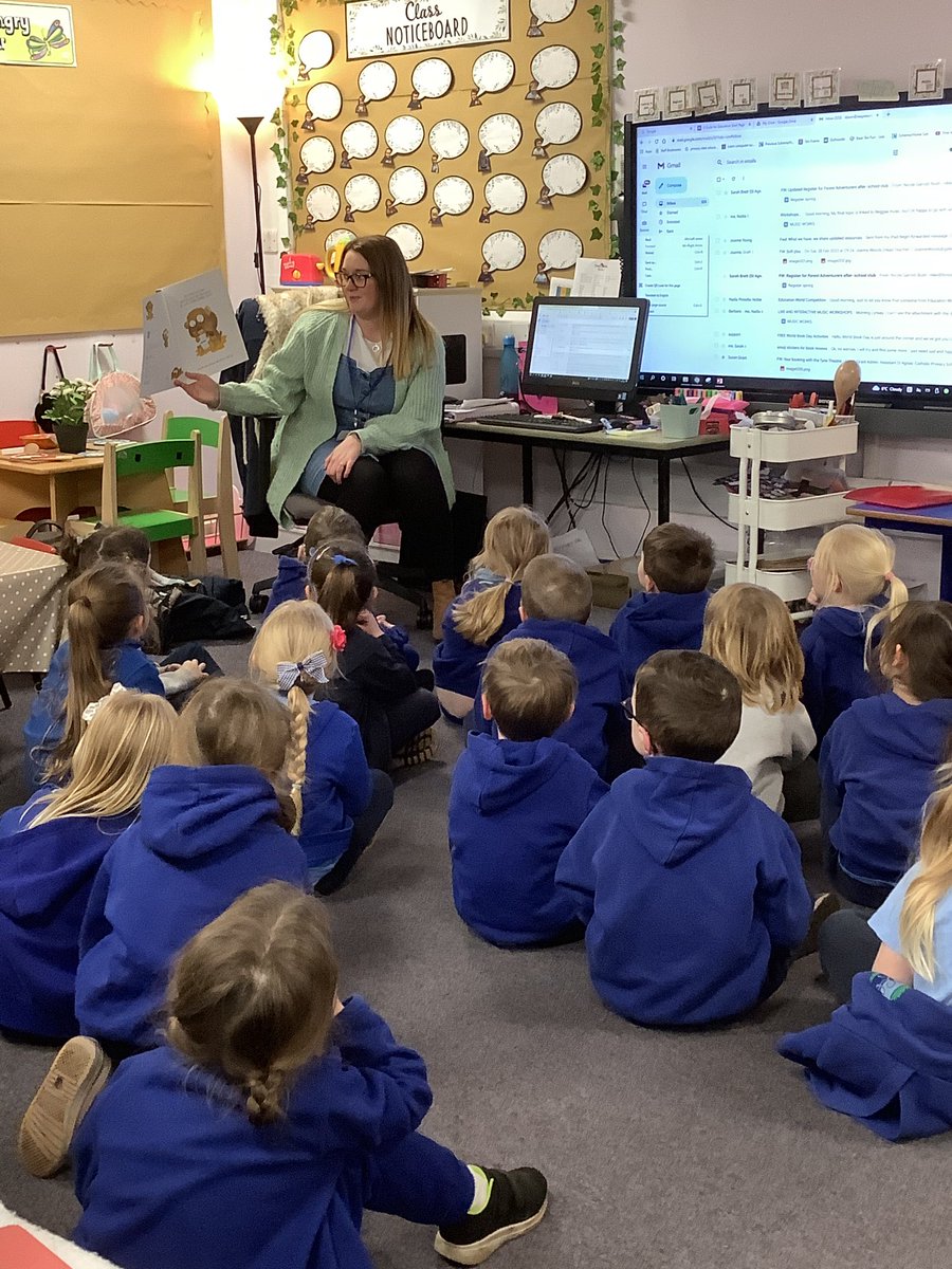 StAgnesRecClass's tweet image. Lovely afternoon with our first secret reader 👨‍🏫 today. #stagnesenglish