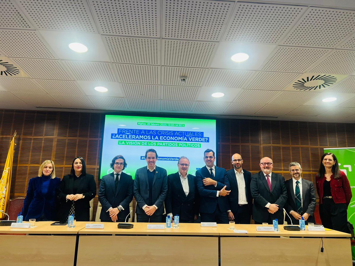 ✅ Concluimos el debate #CrisisYEconomíaVerde en <a href="/Comillas_ICAI/">Comillas ICAI</a>. Ha sido una jornada enriquecedora con un intercambio de opiniones muy interesantes. Ahora toca reflexionar. 

¡Muchas gracias a todos!